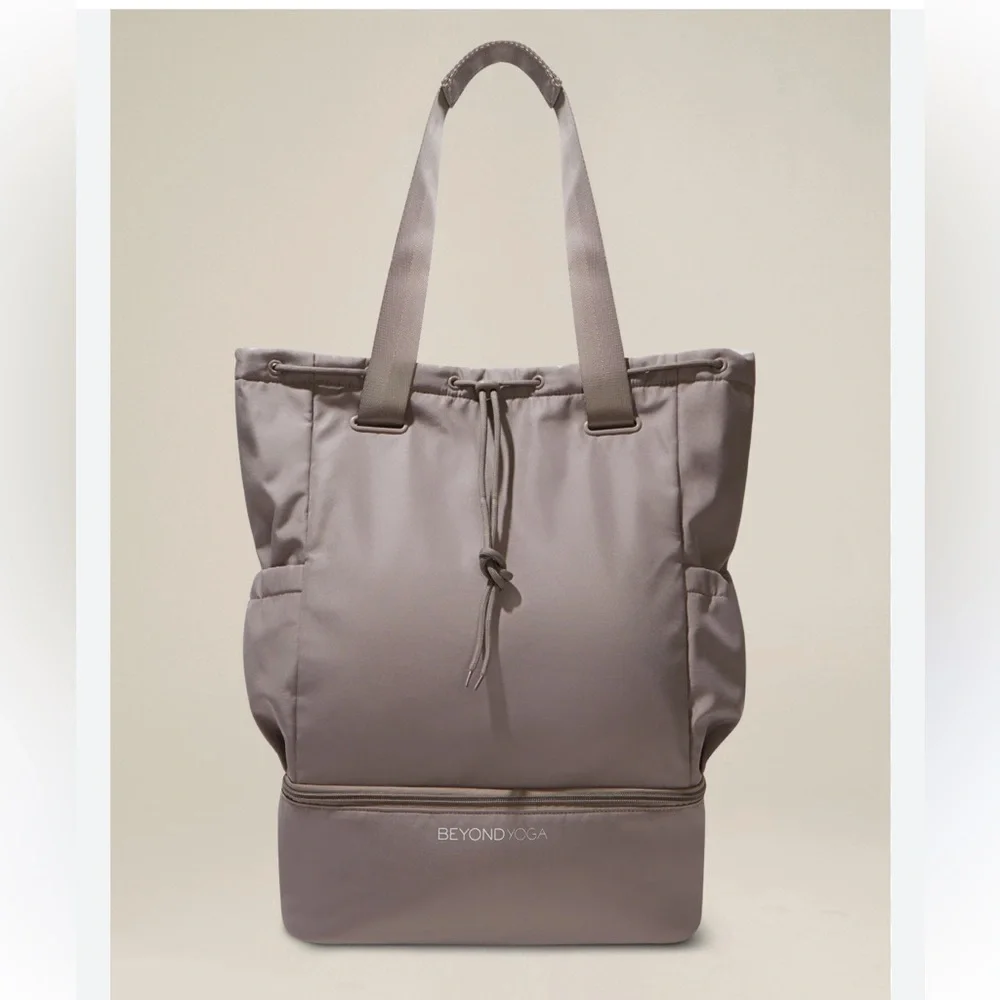 NWT Beyond Yoga Convertible Gym Bag Backpack Tote Bag Taupe Neutral‎ Birch